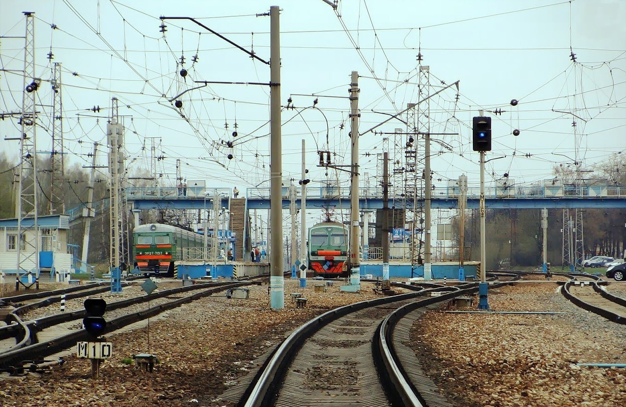 ЭР2Т-7157; ЭД4М-0213; Московская железная дорога — Станции / Перегоны / Инфраструктура