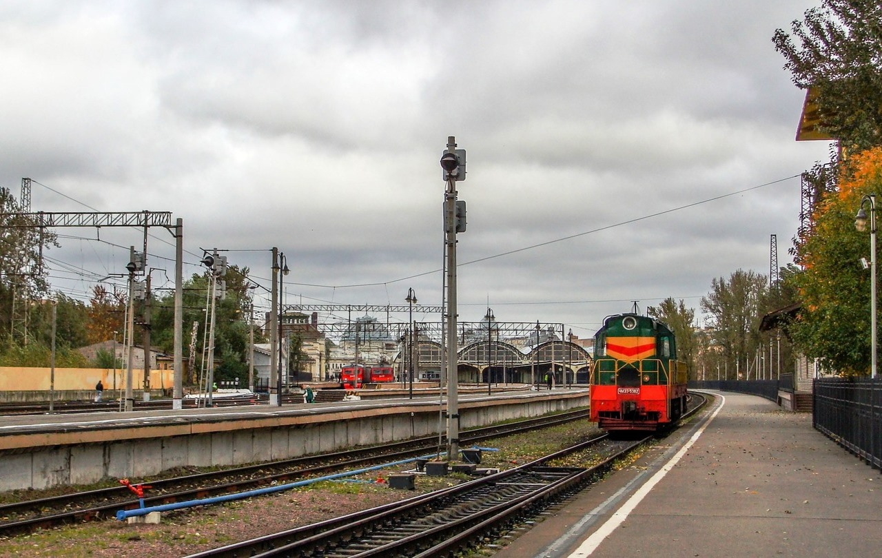 ЧМЭ3-5382; October Railway — Stations