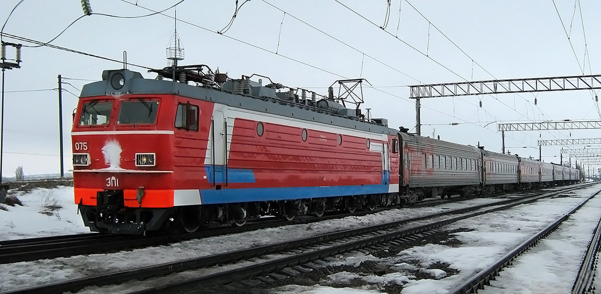 Поезд 75 б. Поезда 75. Поезд Челябинск Кисловодск. Железнодорожная 75.