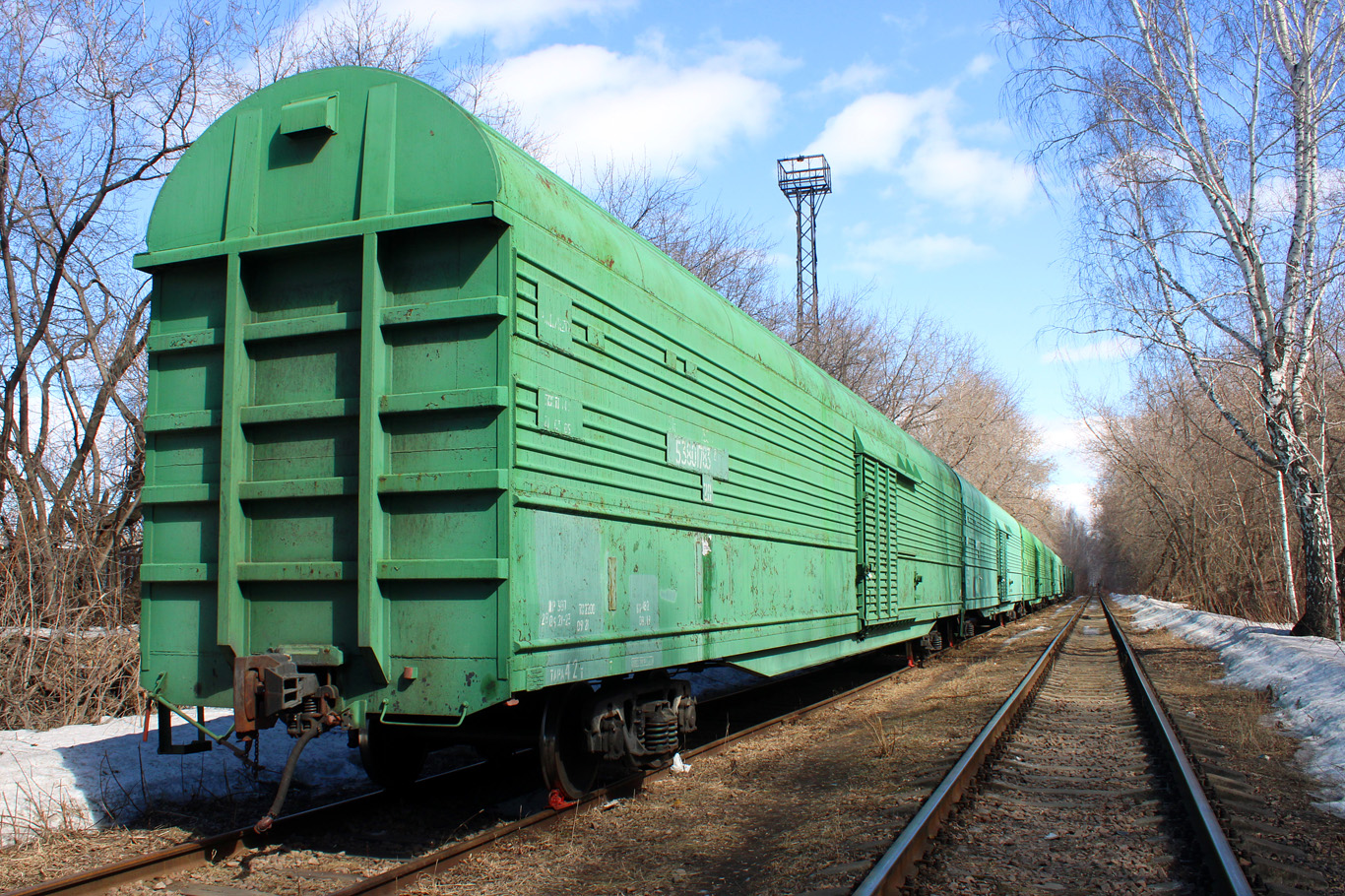 West Siberian railway — driveway; freight wagons (West Siberian railway)