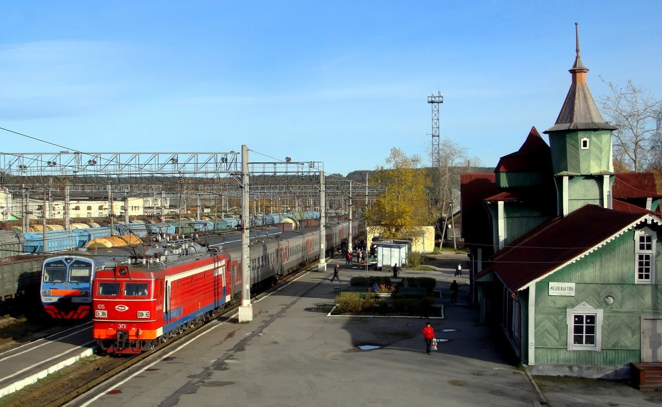 ЭП1-105; October Railway — Stations