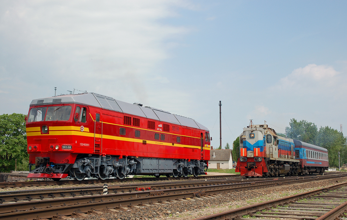 ТЭП70-0518; ТЭМ18ДМ-255