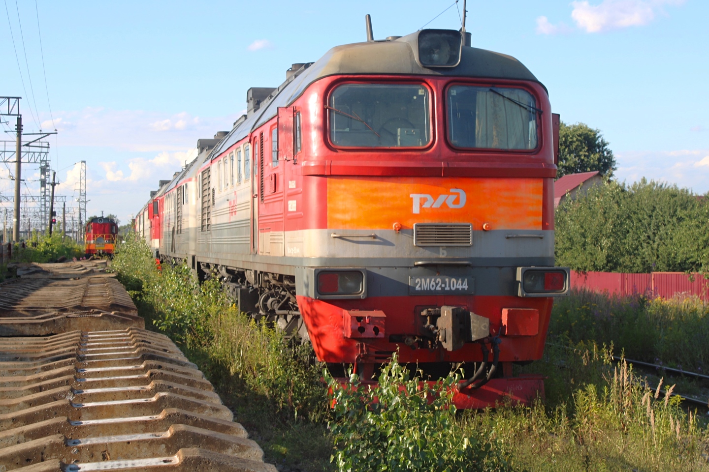 2М62-1044