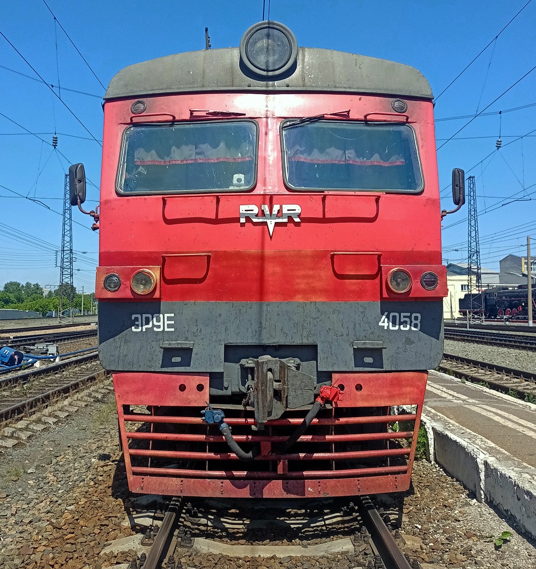 ЭР9Е-4058