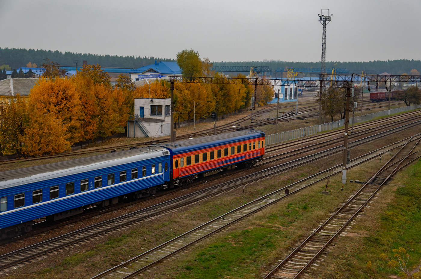 Пассажирские и служебные вагоны