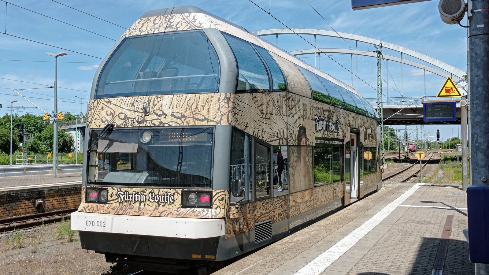 670 003