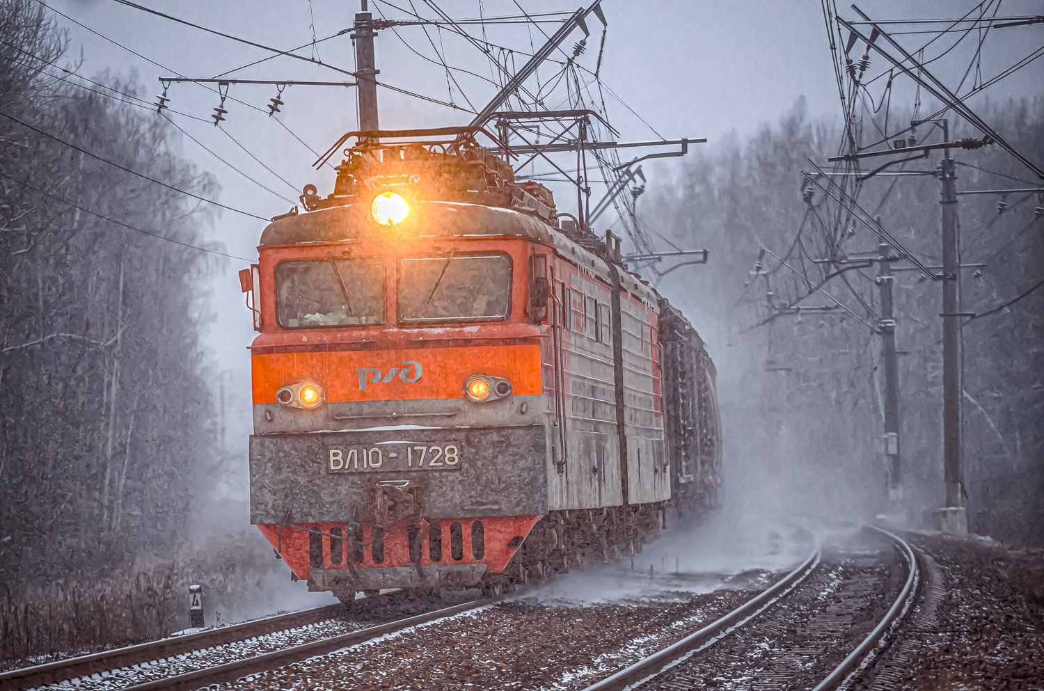 ВЛ10-1728; Фотозарисовки (Октябрьская железная дорога)