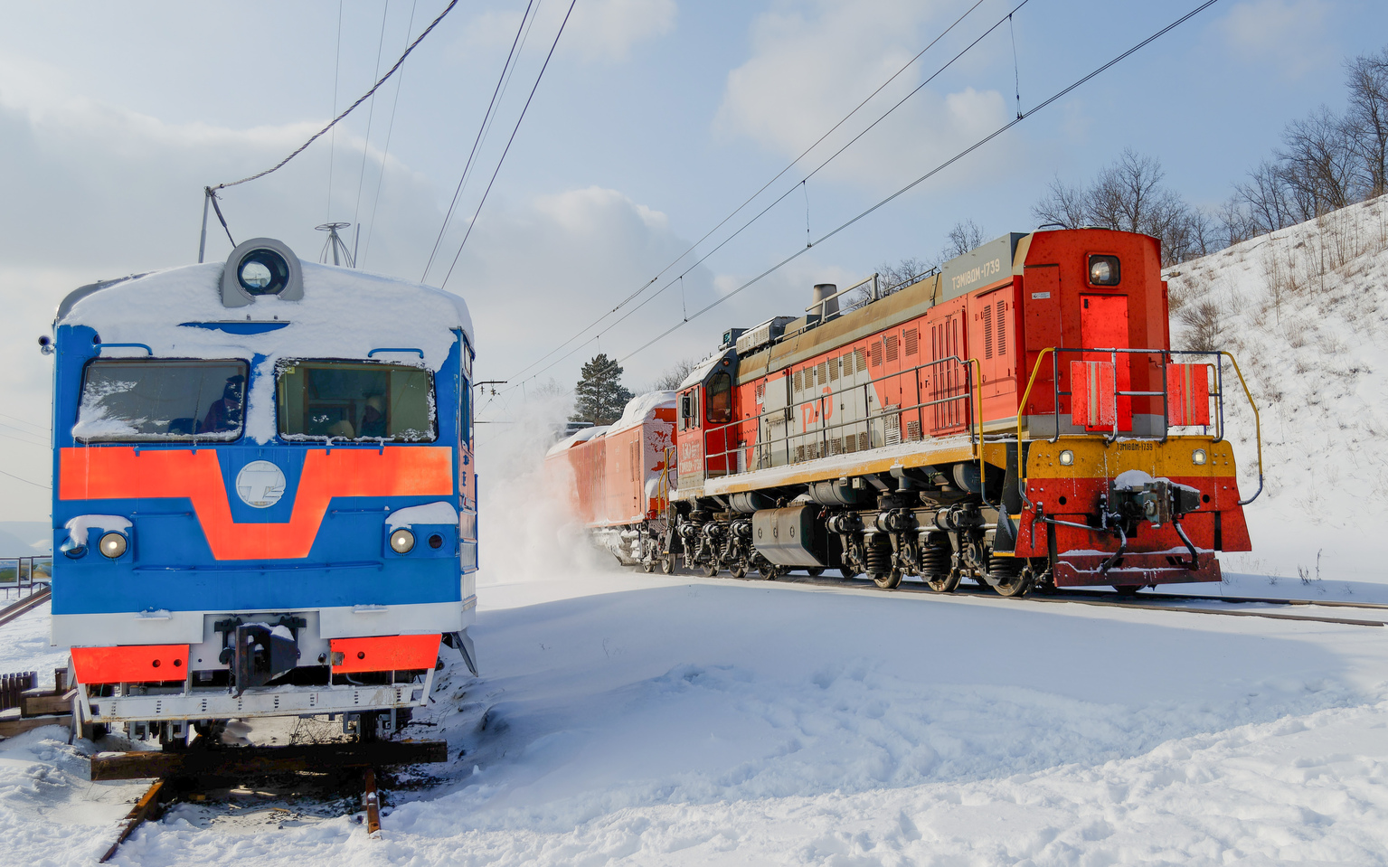 ЭТ2Р-909; ТЭМ18ДМ-1739