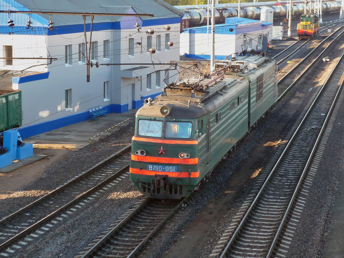 ВЛ10-951