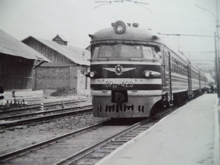 ЭР9П-423