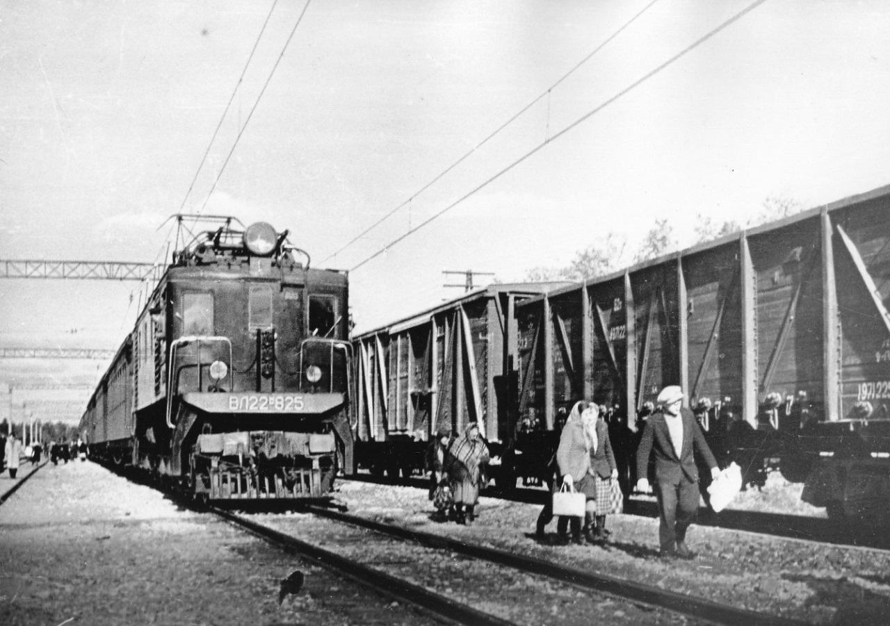 ВЛ22М-825