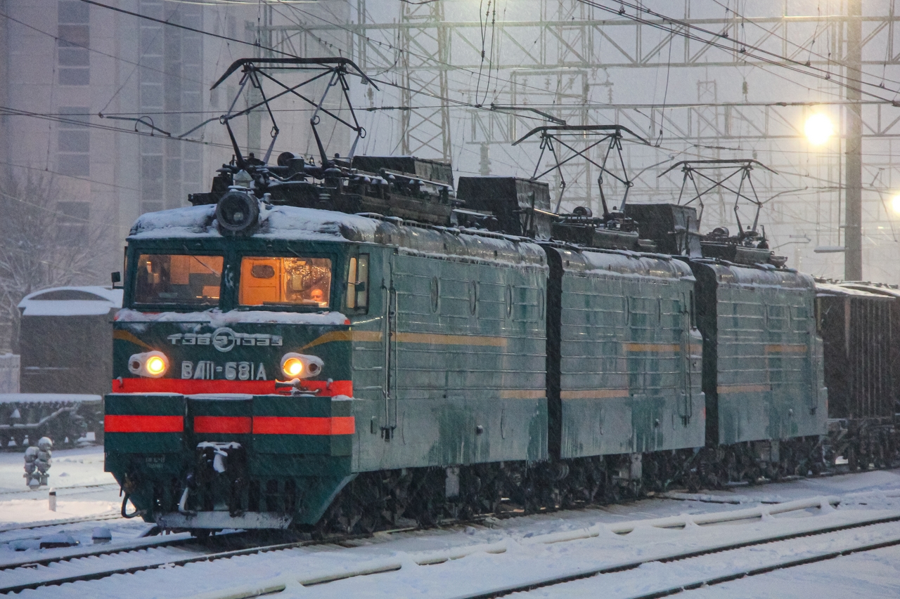 ВЛ11.8-681