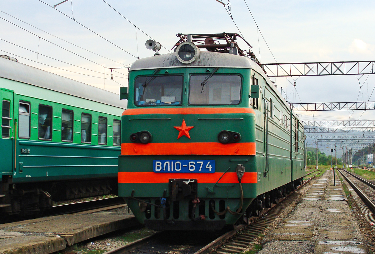 ВЛ10-674
