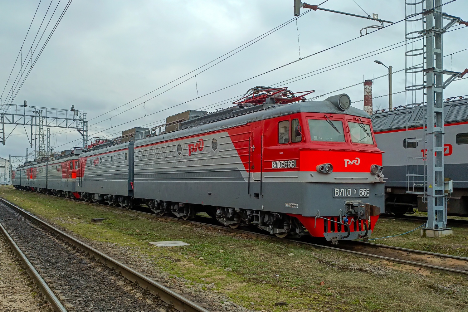 ВЛ10У-666