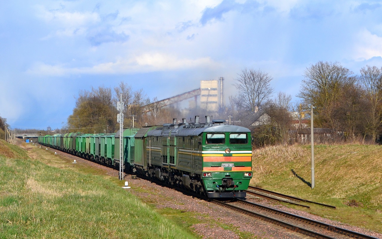 2ТЭ10М-2802