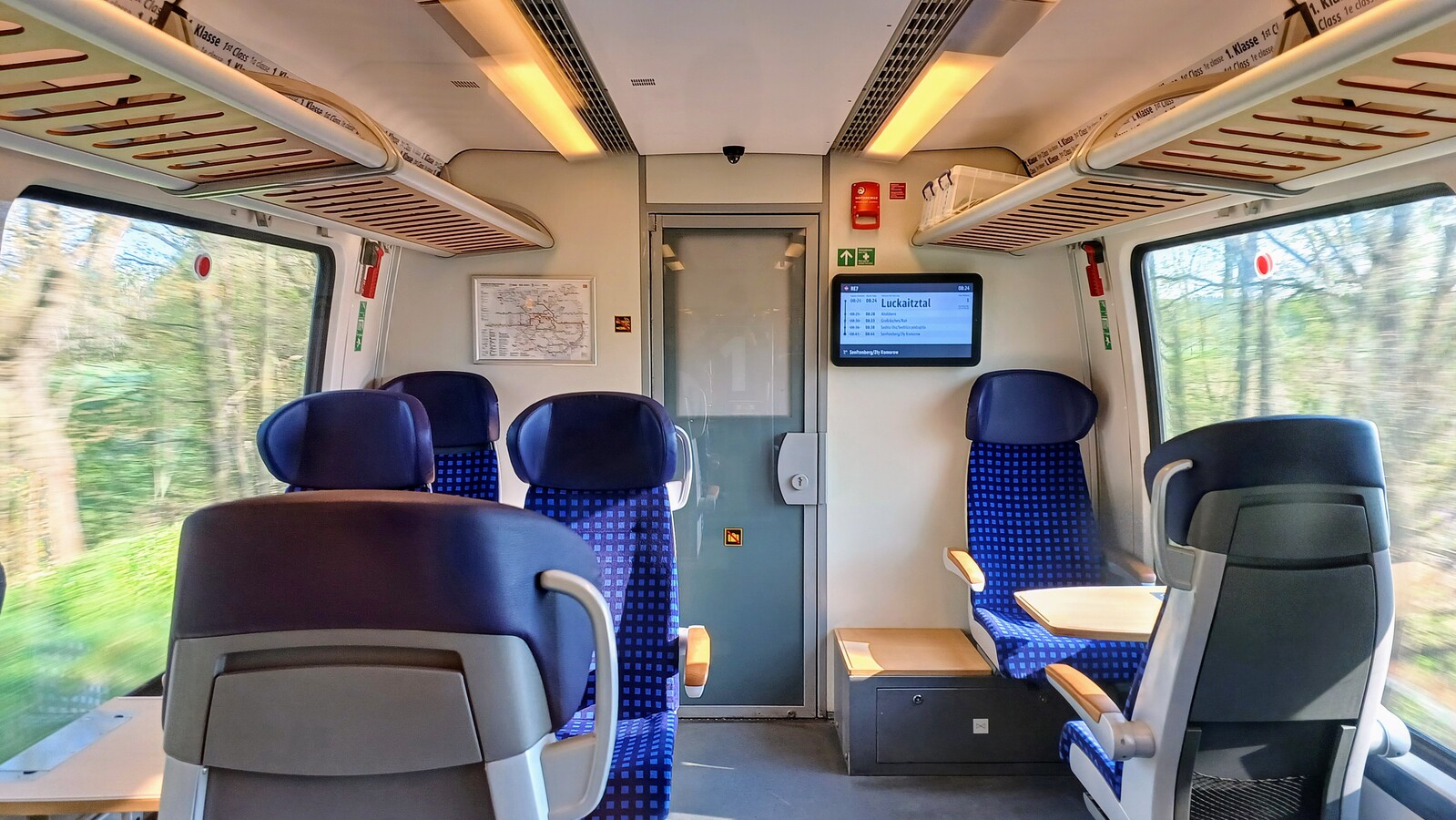 442 136; DB Regio &mdash; Пассажирские салоны