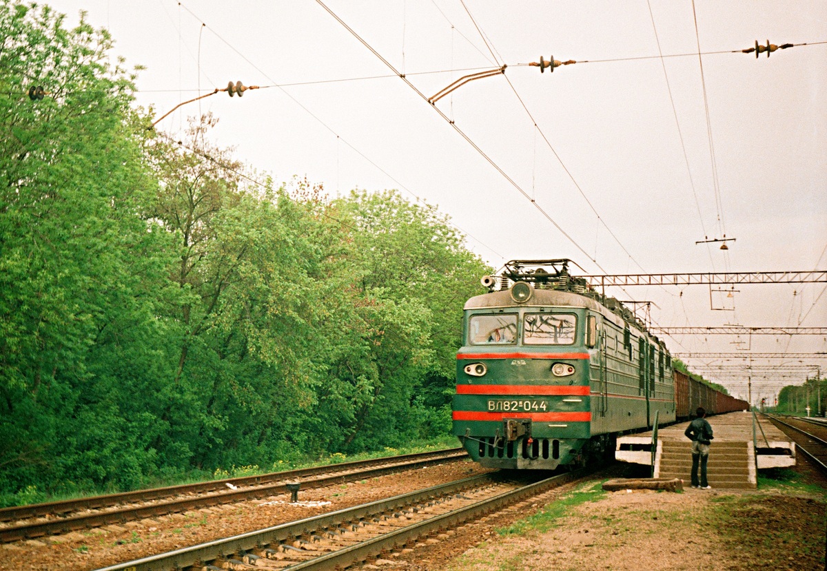 ВЛ82М-044