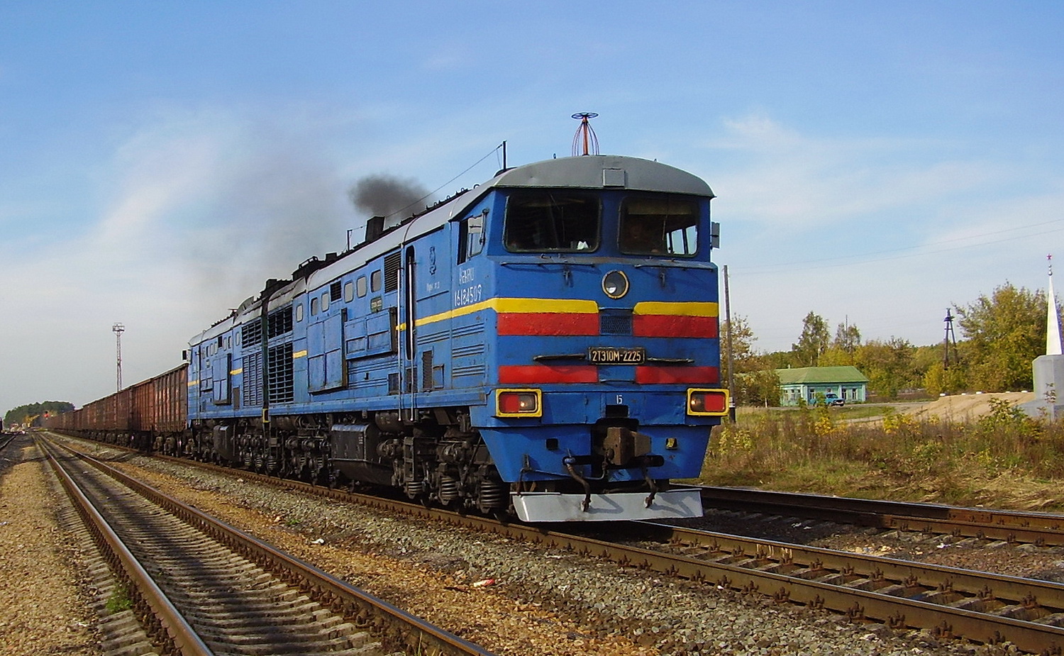 2ТЭ10М-2225