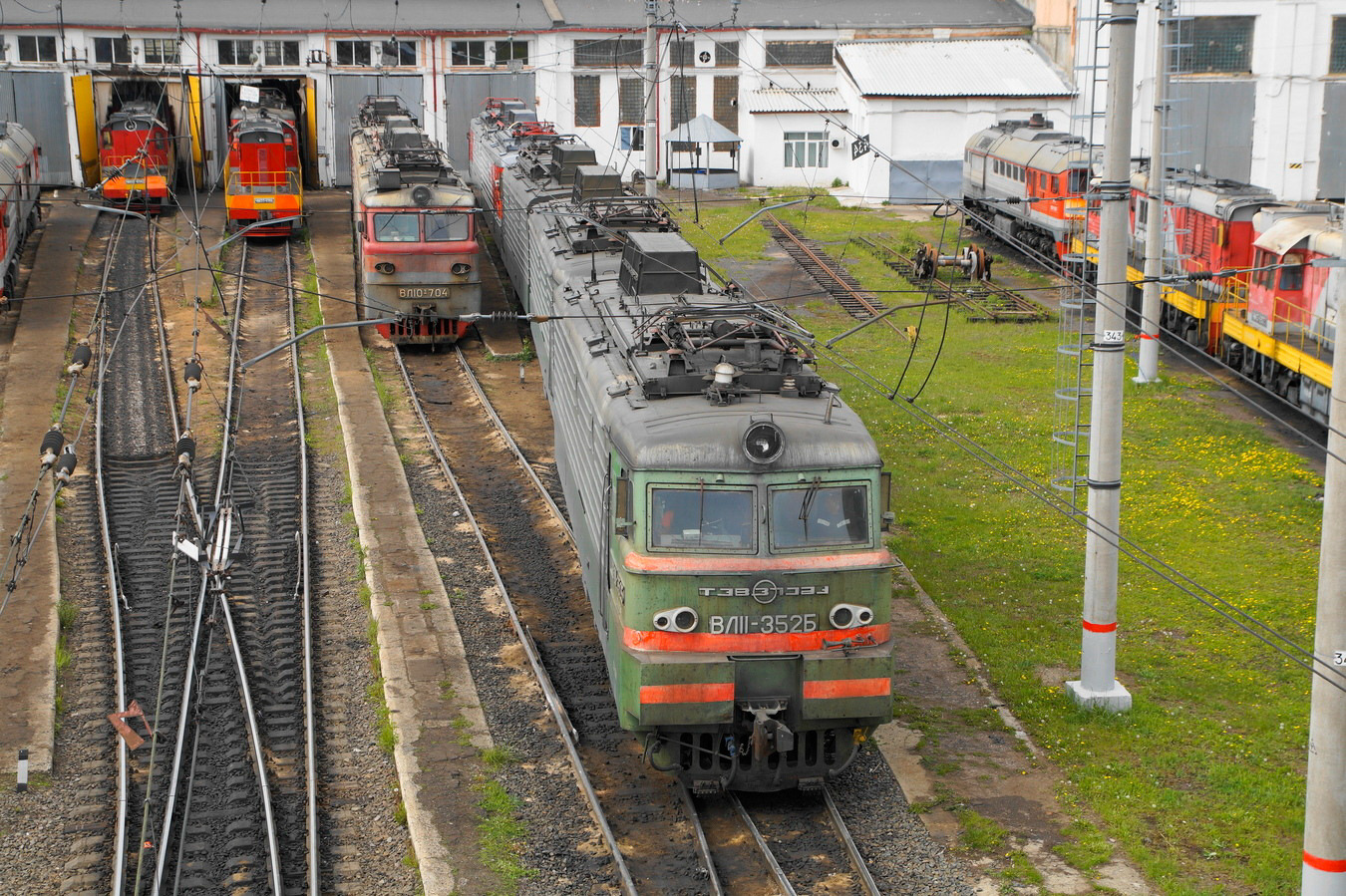 ВЛ11-352Б