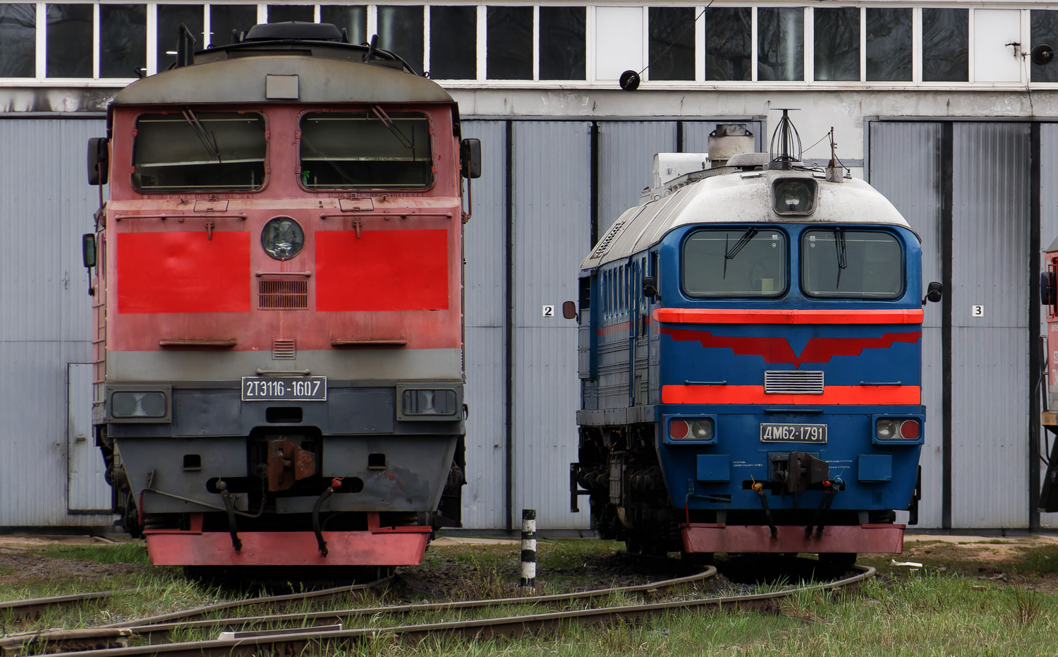 2ТЭ116-1607; ДМ62-1791