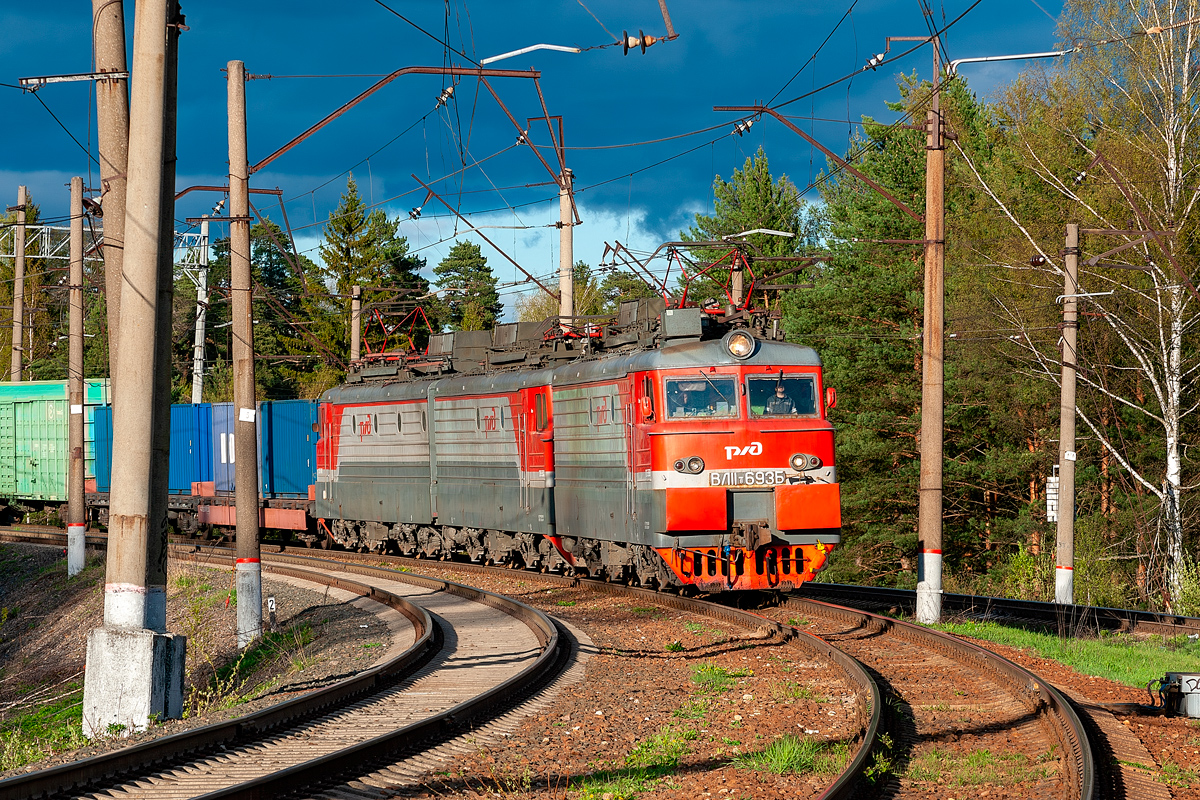 ВЛ11.8-693Б