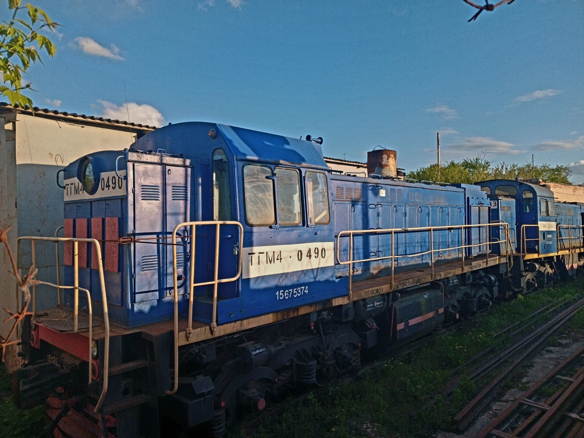 ТГМ4Б-0490