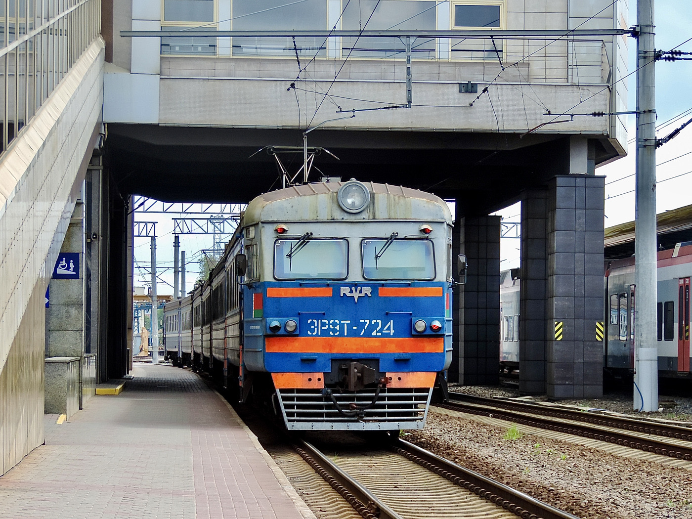 ЭР9Т-724