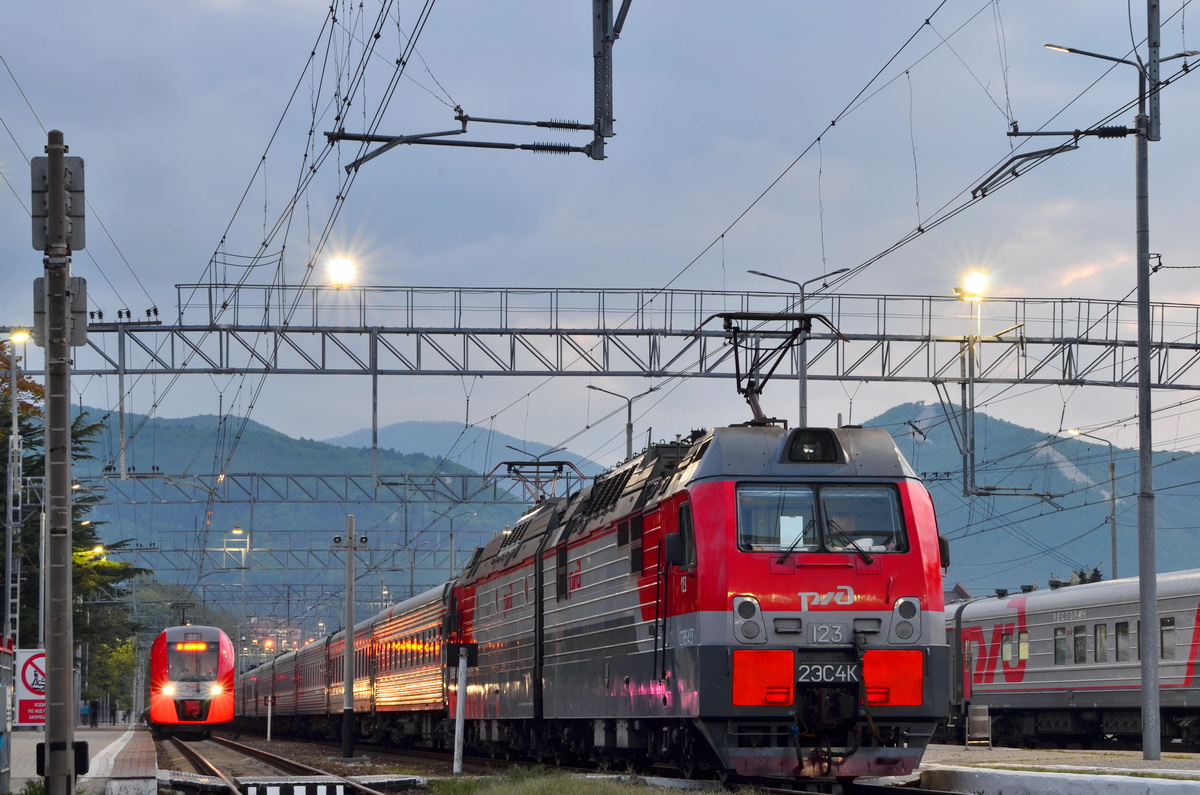 2ЭС4К-123