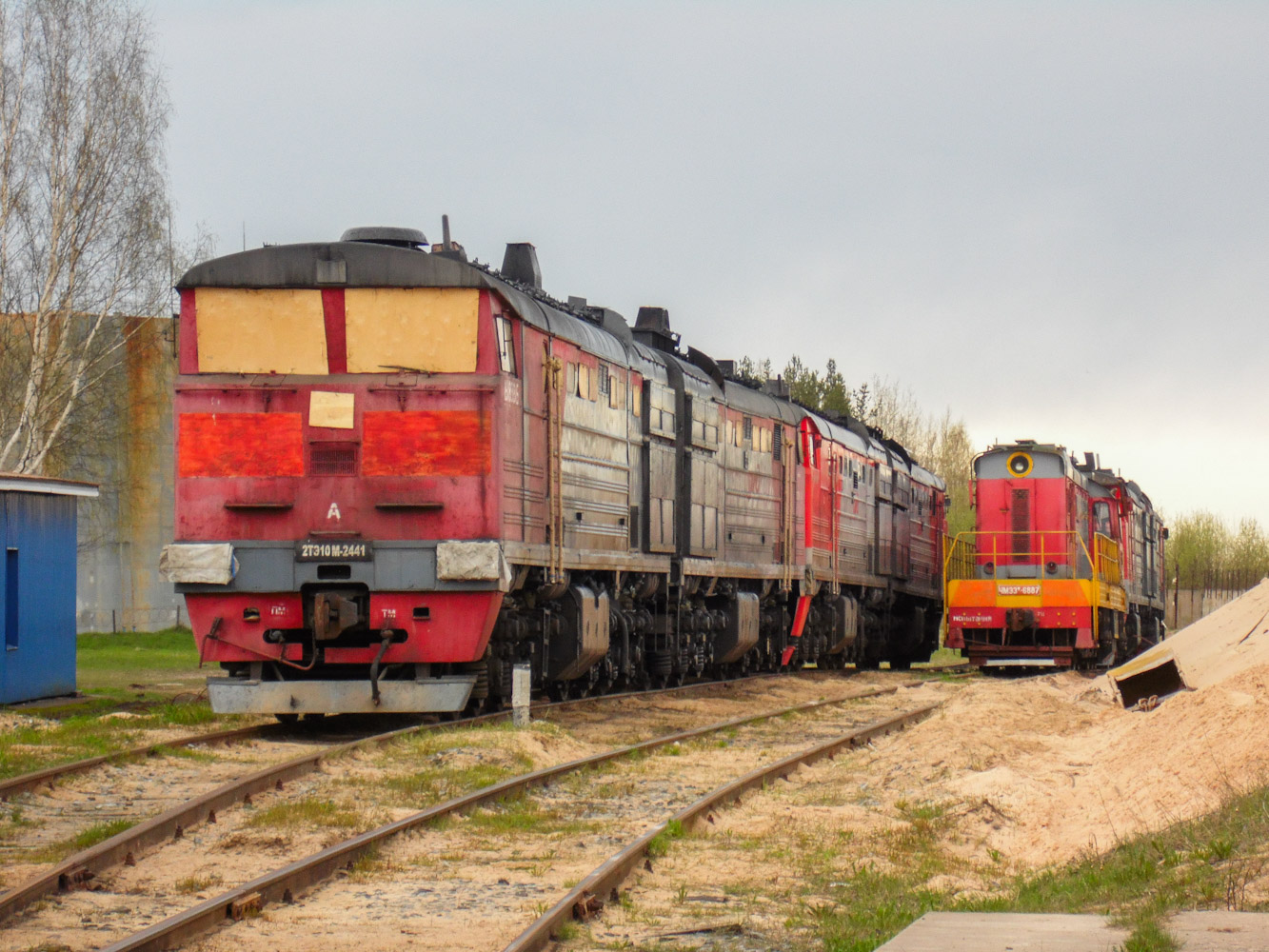 2ТЭ10М-2441