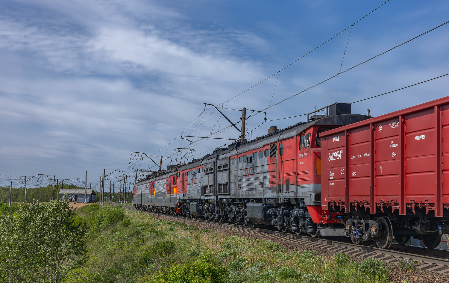 2ТЭ10М-2587