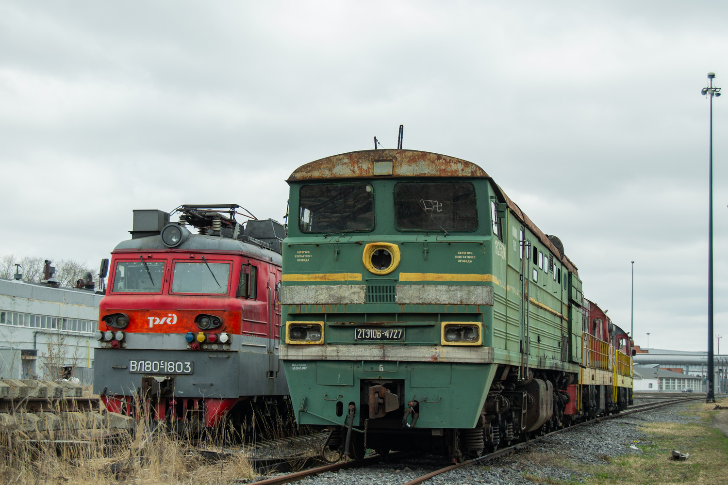 2ТЭ10В-4727Б