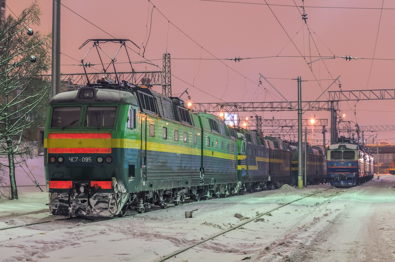 ЧС7-095
