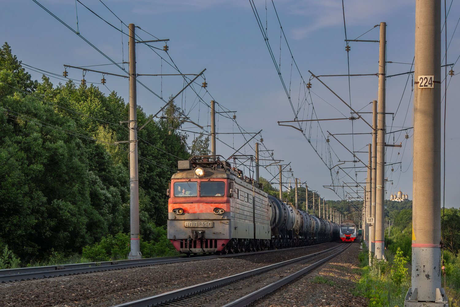 ВЛ10У-350