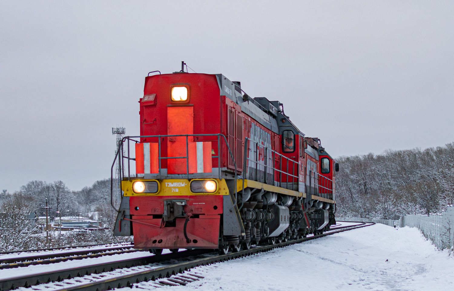 ТЭМ18ДМ-718