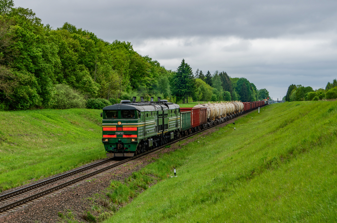 2ТЭ10М-3107