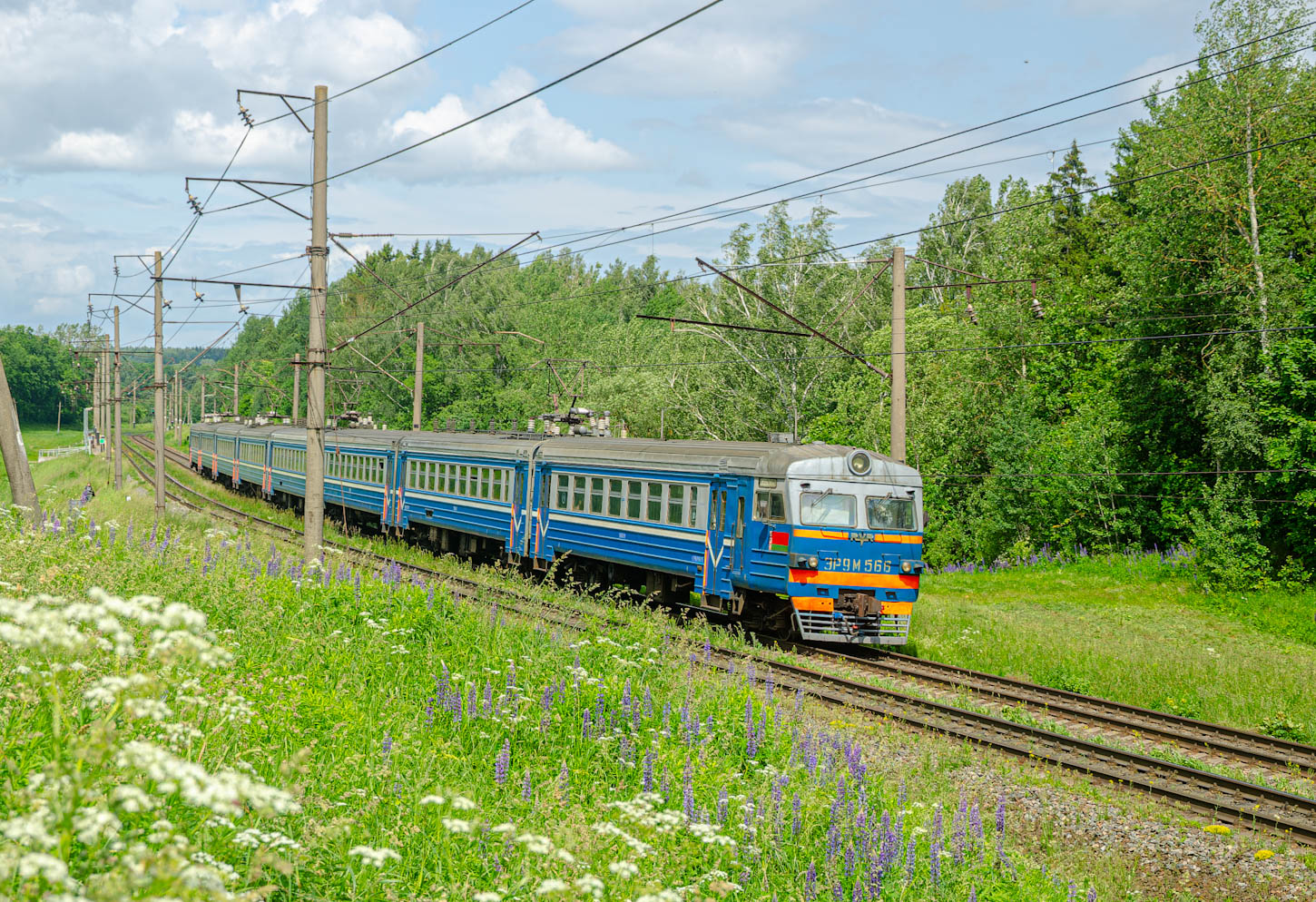 ЭР9М-566