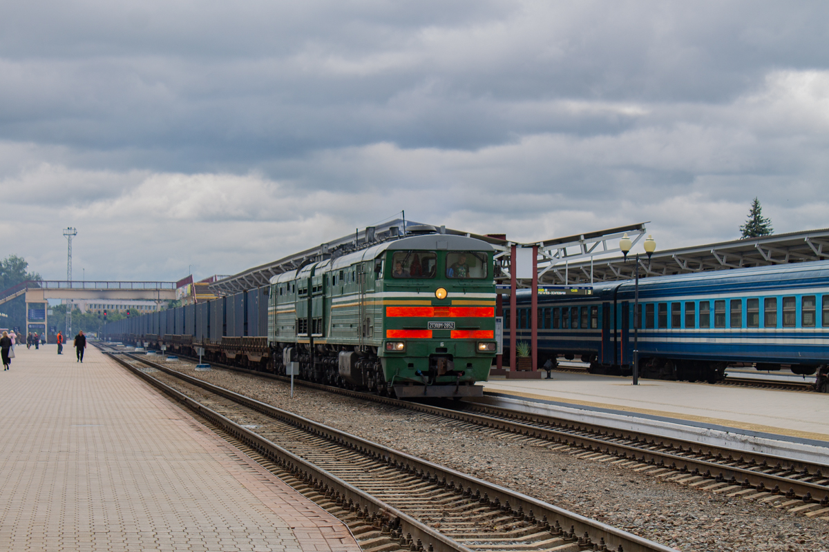 2ТЭ10М-2852