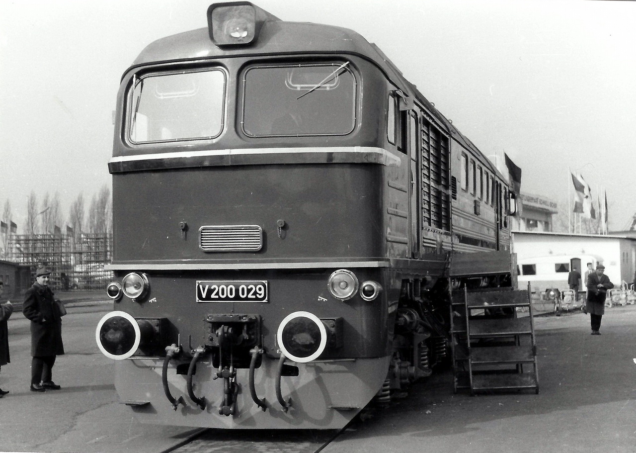 V200 029