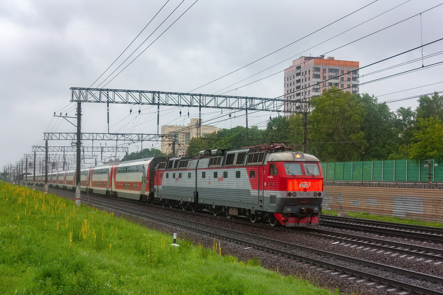 ЧС7-104