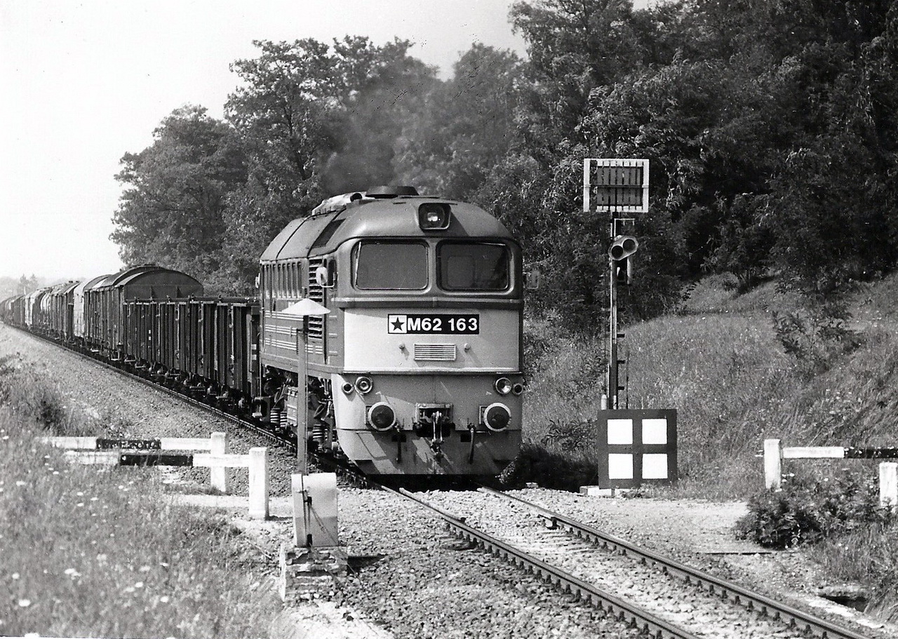 M62 163
