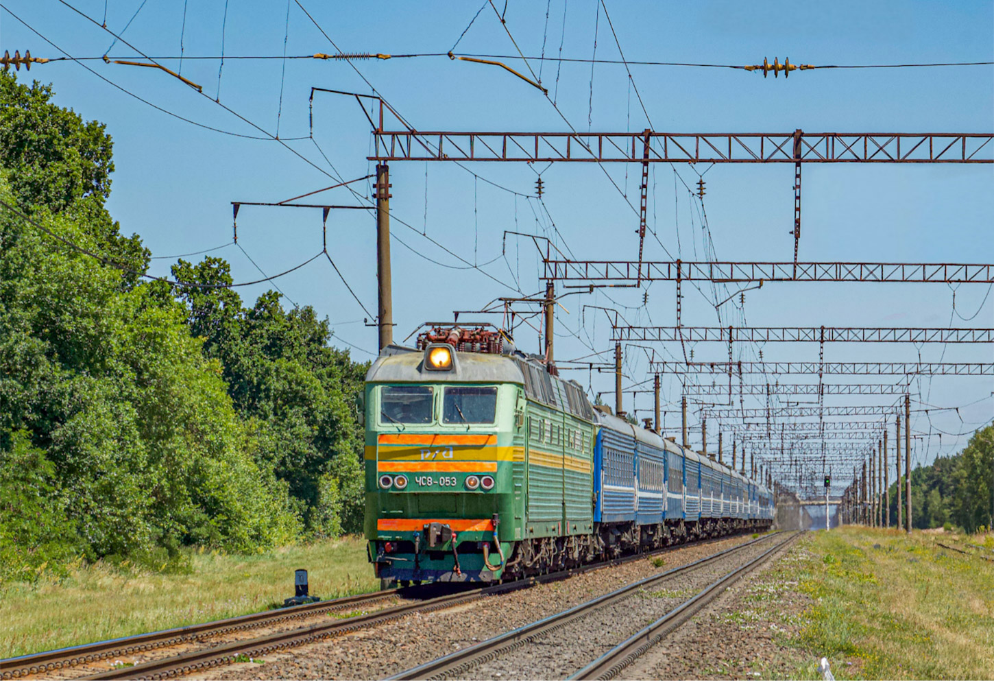 ЧС8-053