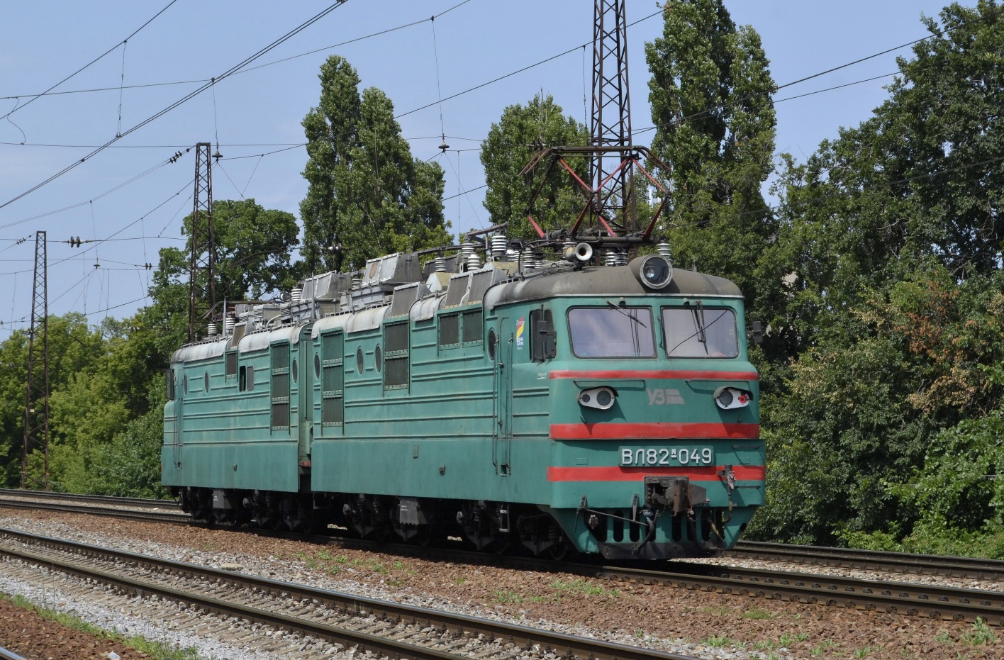 ВЛ82М-049