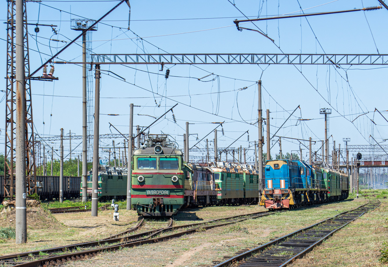 ВЛ80К-081; ТЭМ2У-8554