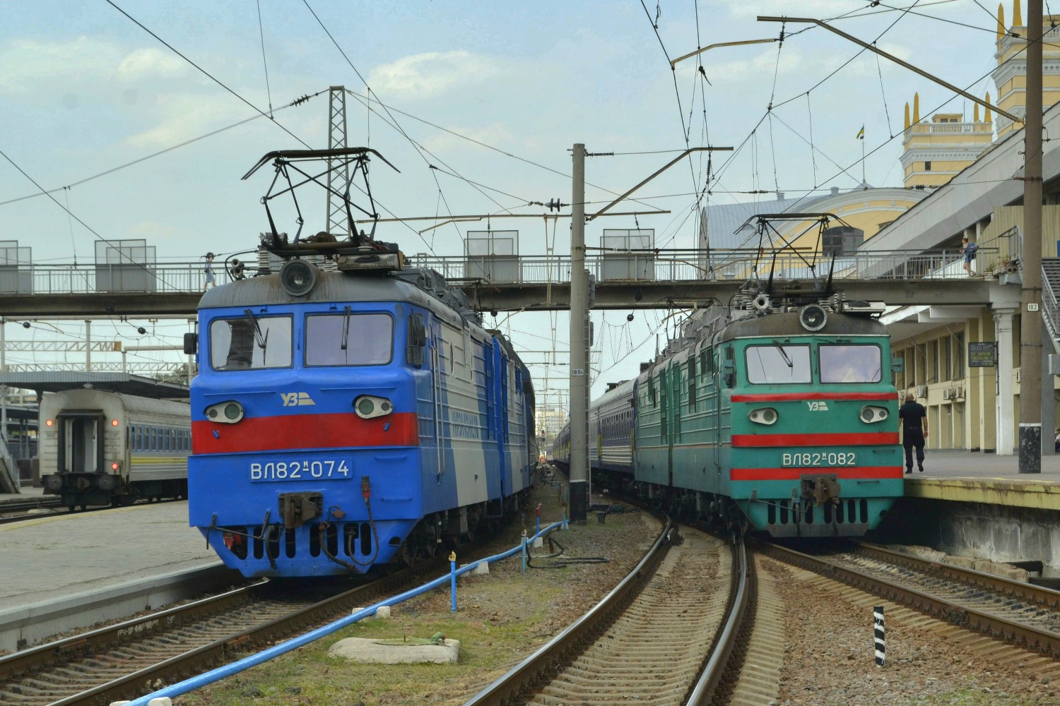 ВЛ82М-074; ВЛ82М-082