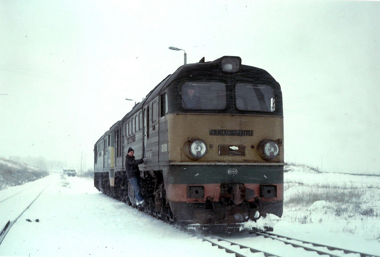 ST44-2068