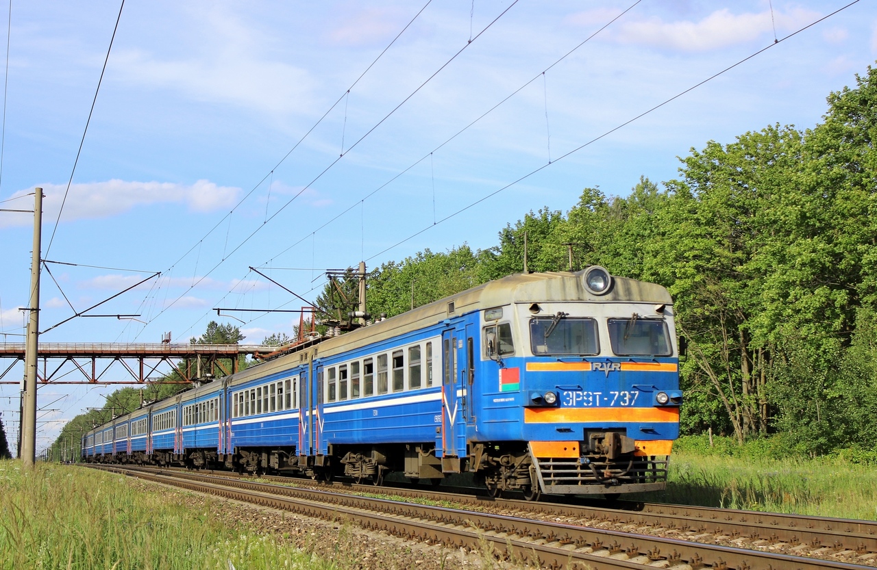 ЭР9Т-737