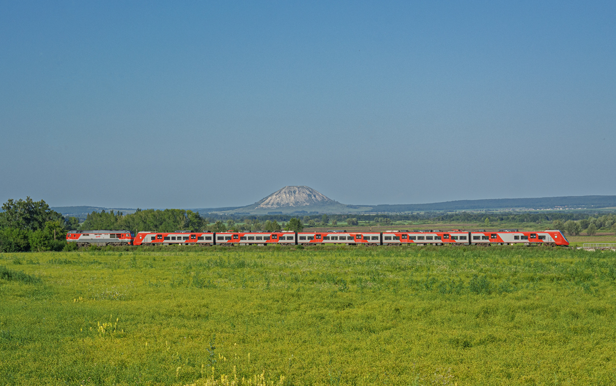 ТЭП70БС-215; ЭС104-027