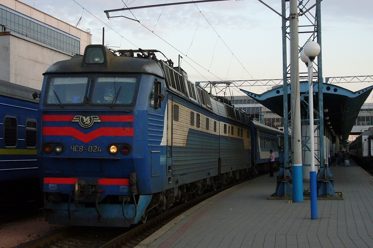 ЧС8-024