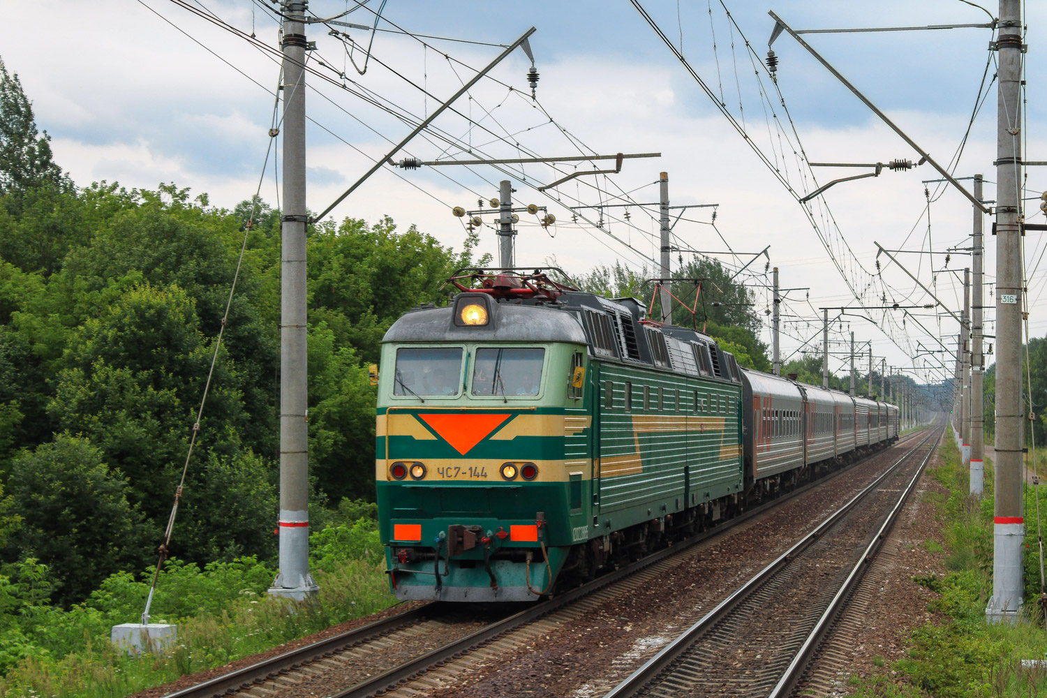 ЧС7-144