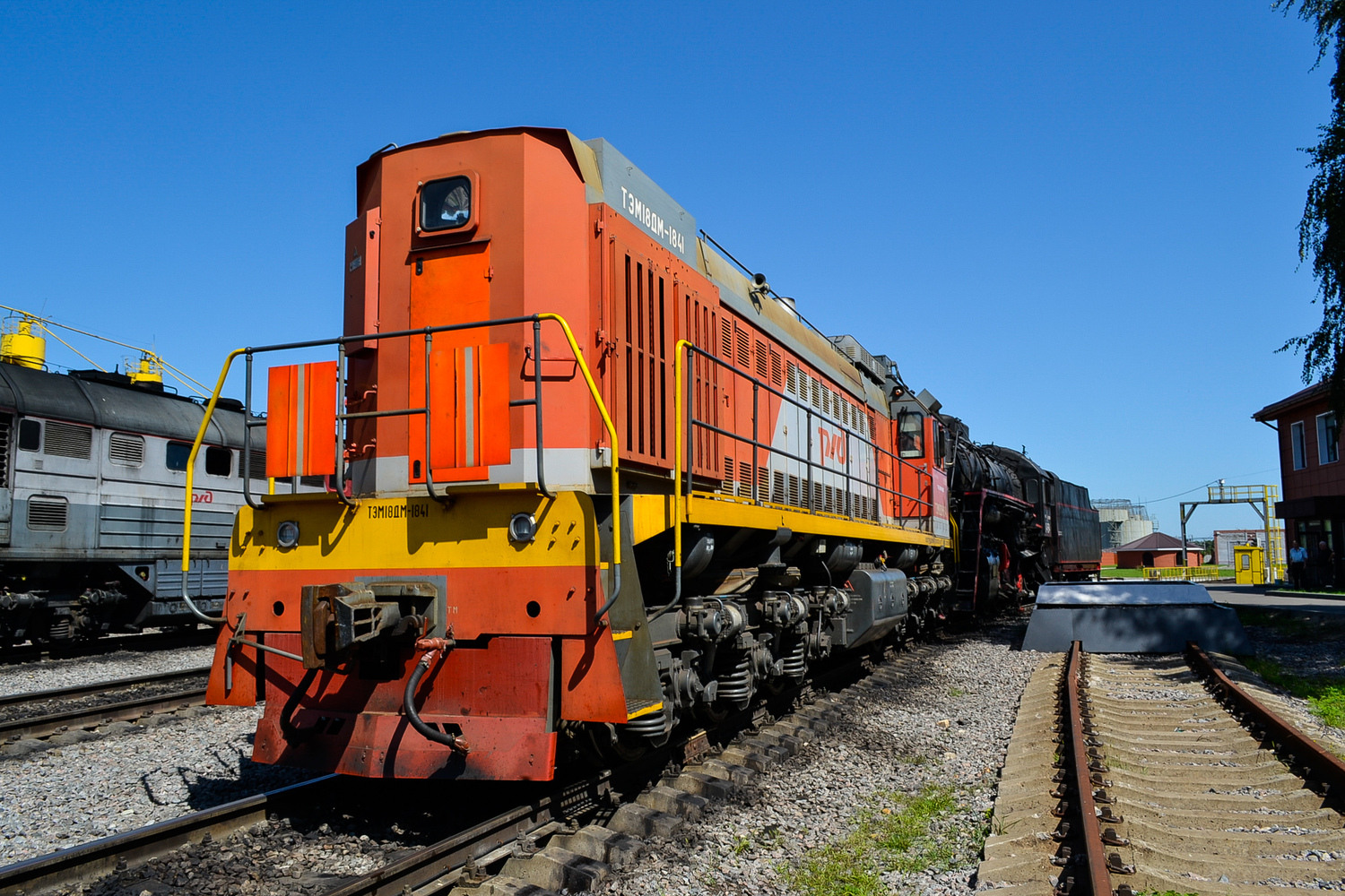 ТЭМ18ДМ-1841